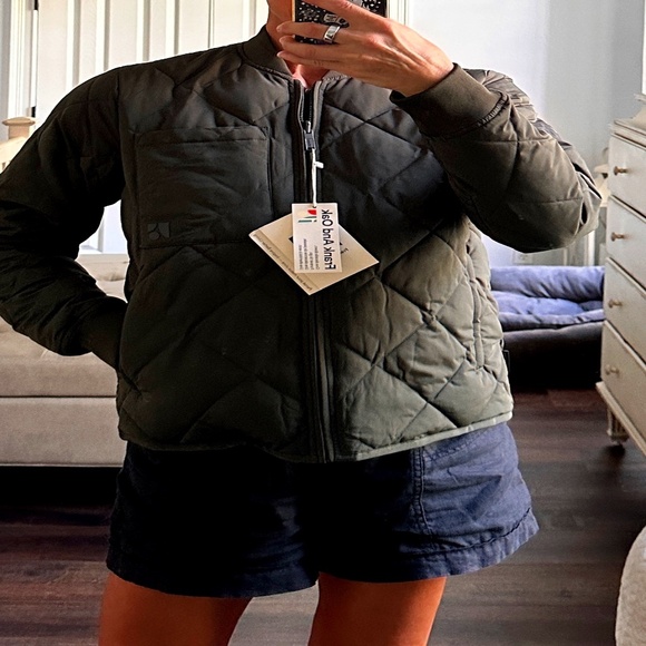 NWT Green "bomber" jacket outerwear never worn - Picture 1 of 5